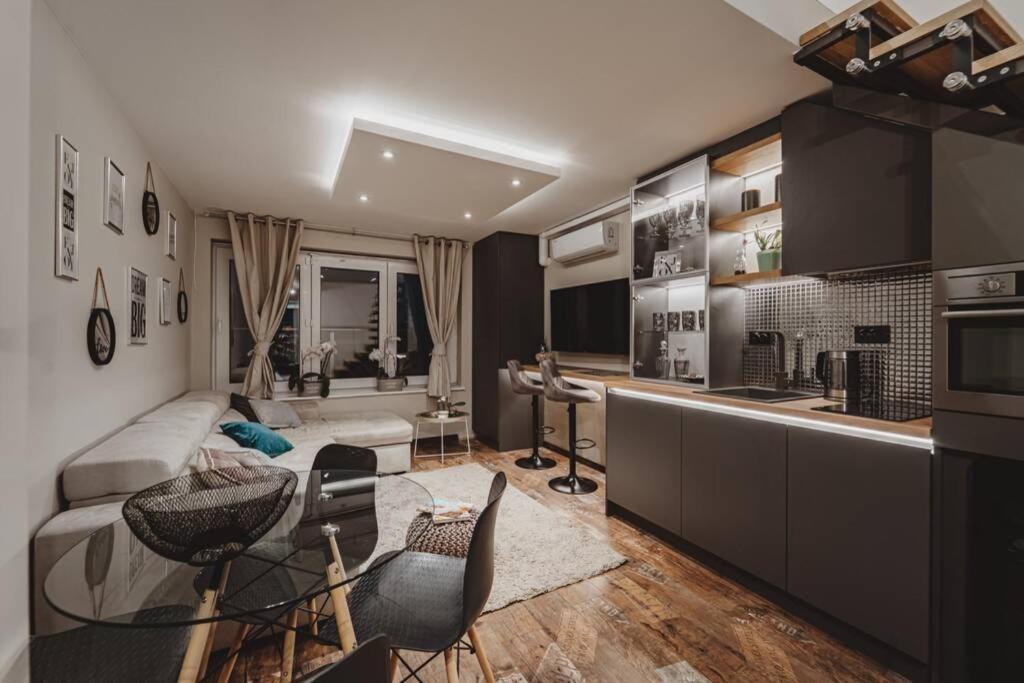 Sunset Apartment ポモリエ エクステリア 写真